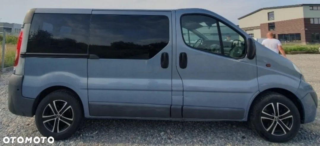 Opel Vivaro - 1