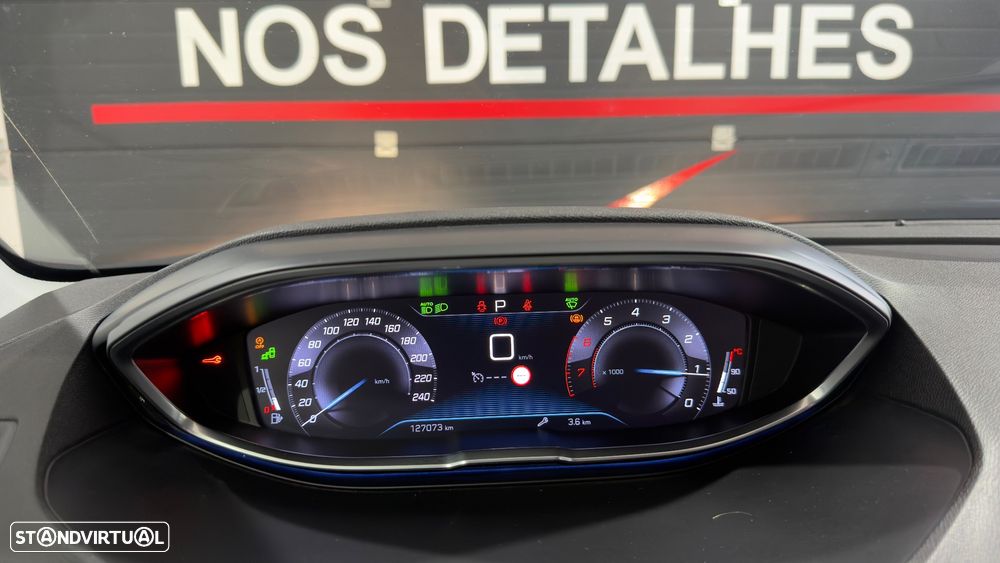 Peugeot 5008 PureTech 130 EAT8 Stop & Start Allure - 23