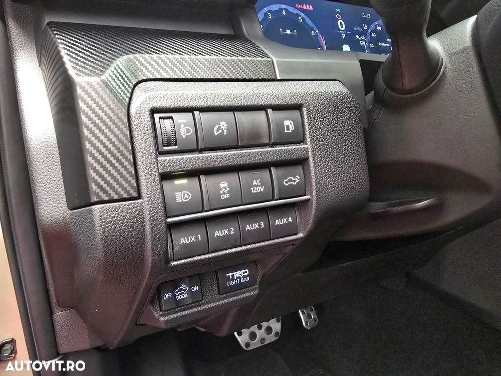 Toyota Tacoma - 16