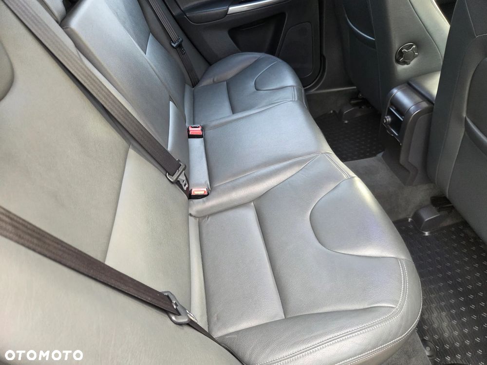 Volvo XC 60 D4 Momentum - 13