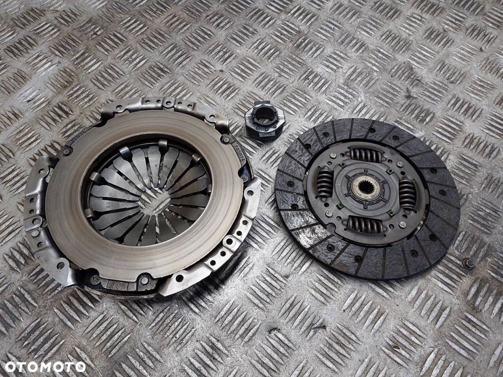 SPRZĘGŁO TARCZA + DOCISK + ŁOŻYSKO OPOROWE FIAT PANDA II 1.3 JTD - 5