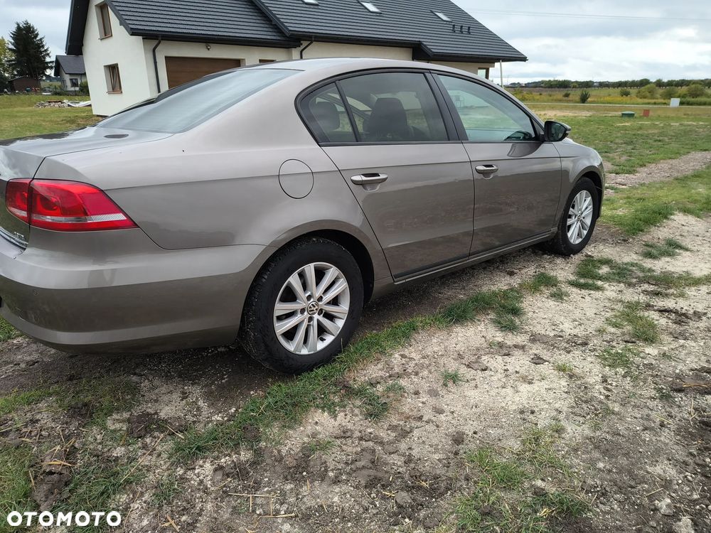 Volkswagen Passat 2.0 TDI Comfortline - 5
