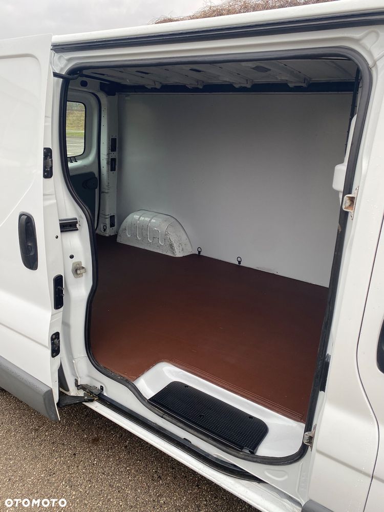 Opel Vivaro - 10