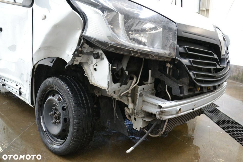 Renault Trafic - 12