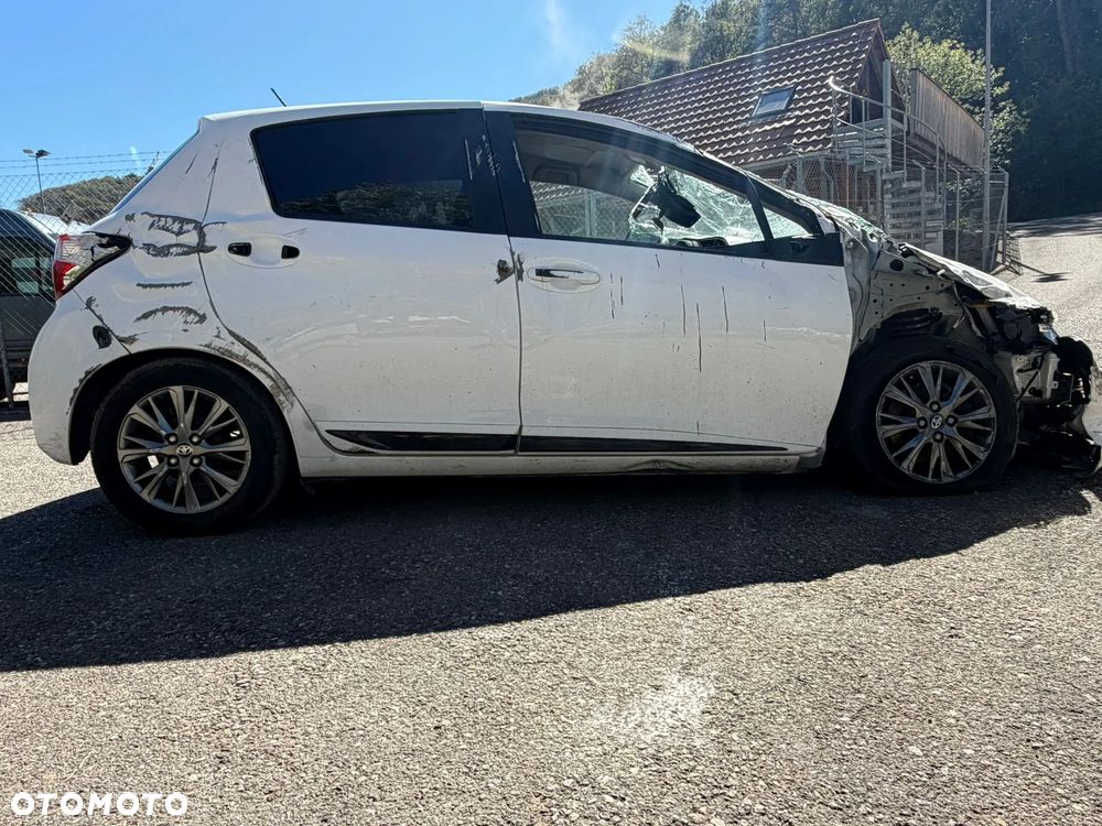 Toyota Yaris - 4
