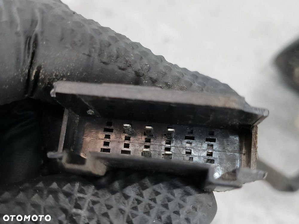 LUSTERKO PRAWE FORD GALAXY II B9 - 6