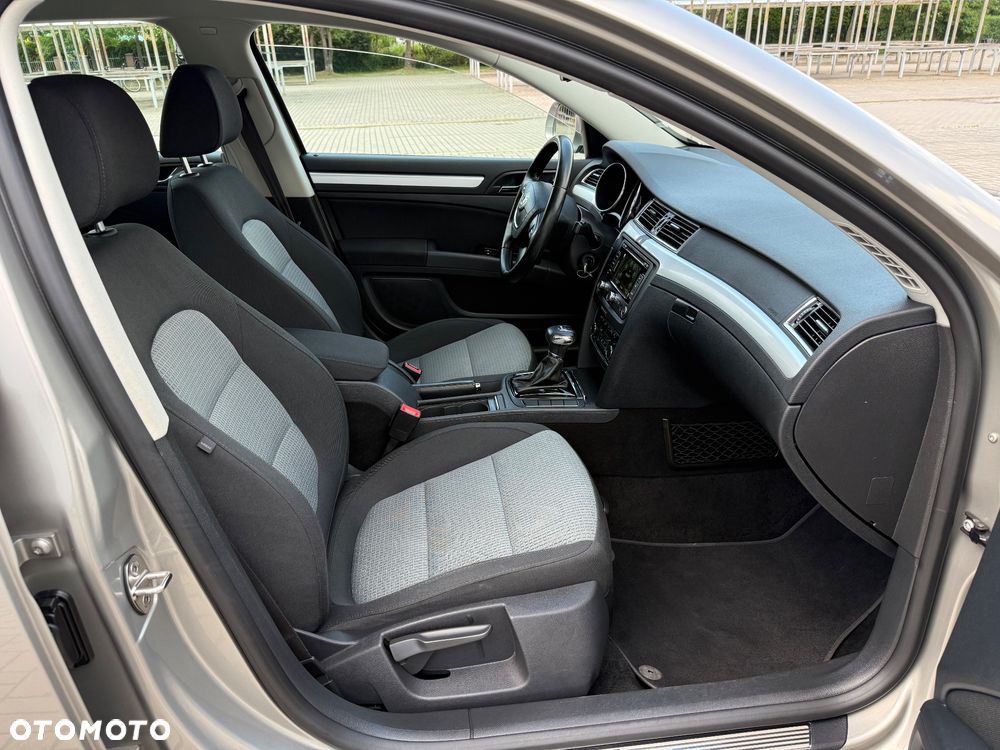 Skoda Superb 2.0 TDI DSG Elegance - 20