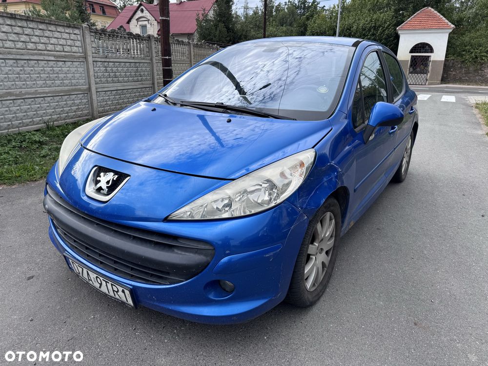 Peugeot 207 - 1