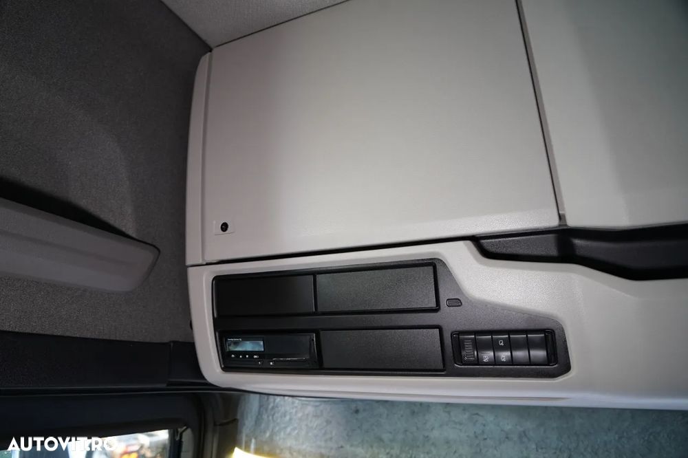 Scania S 580 / V8 / EDIȚIE LIMITATĂ ORIGINALĂ / NR. 010 / RETARDER / I-PARK COOL / AER COMPLET MATIC / PIELE / EXPRESS / - 31