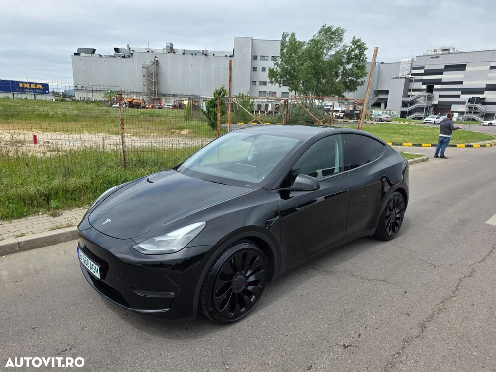 Tesla Model Y AWD Performance - 1