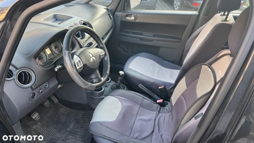 Mitsubishi Colt - 14