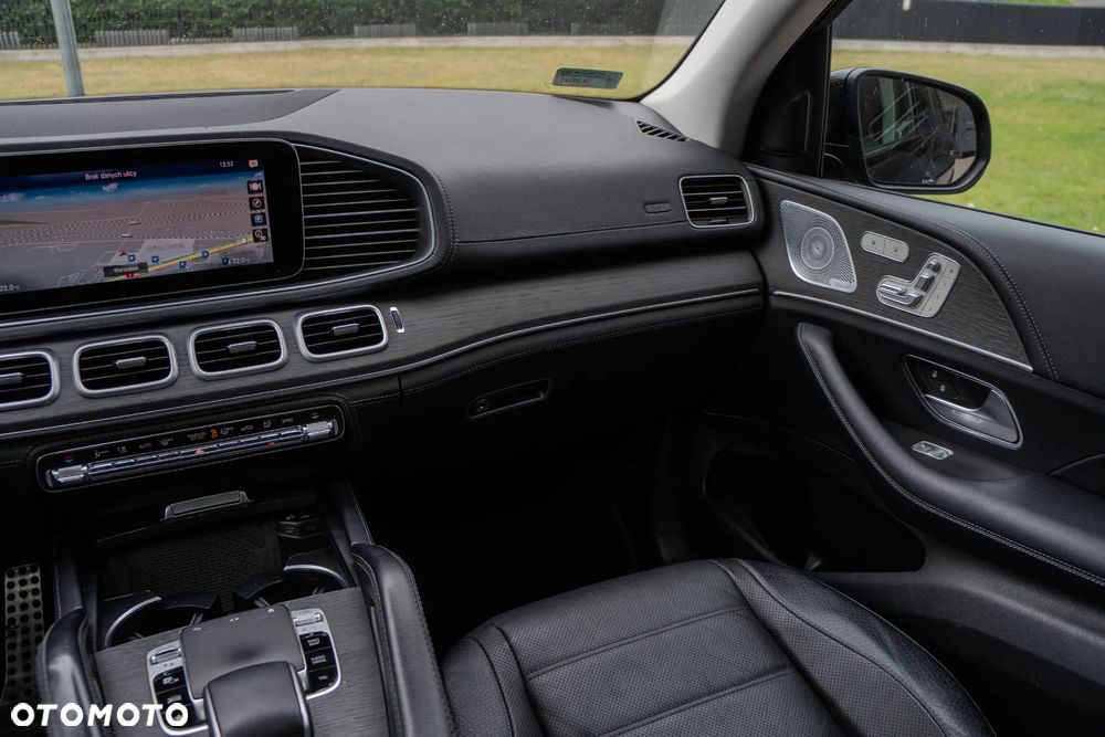 Mercedes-Benz GLS - 22