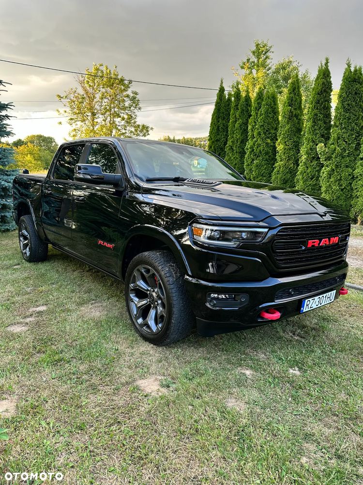 RAM 1500 Crew Cab Shortbed Limited - 18