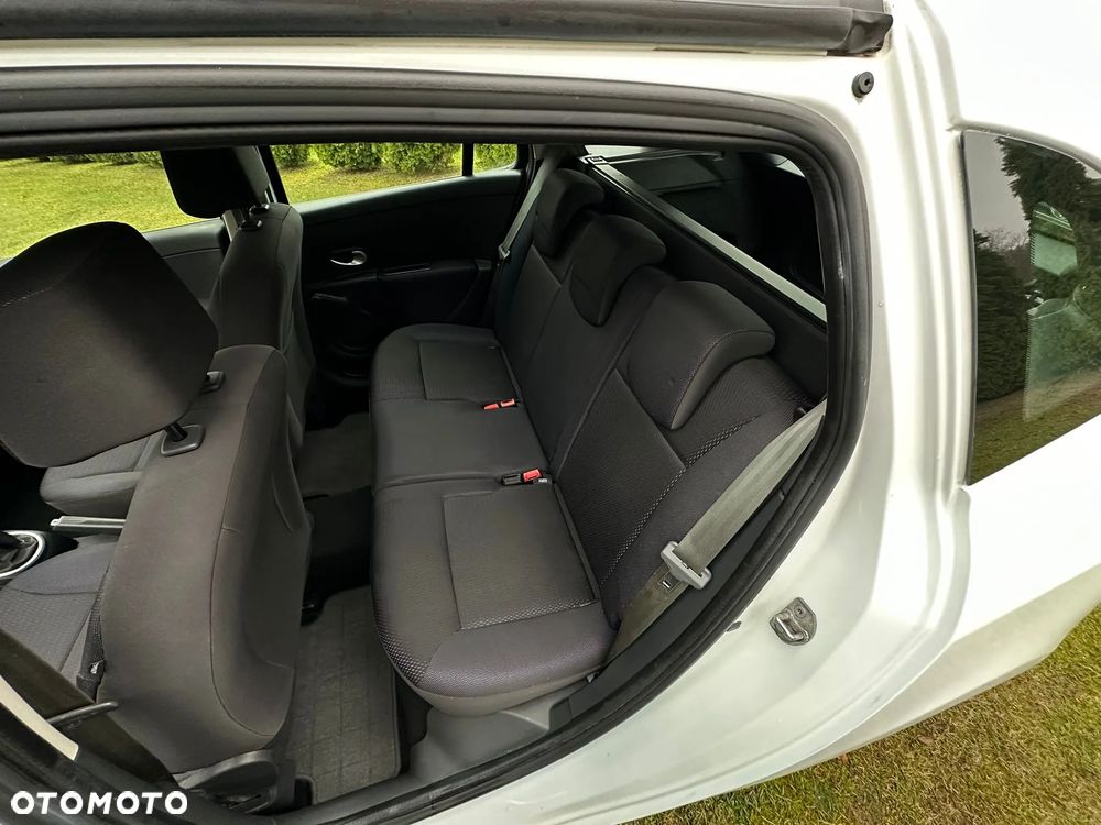 Renault Clio 1.2 16V Campus - 13