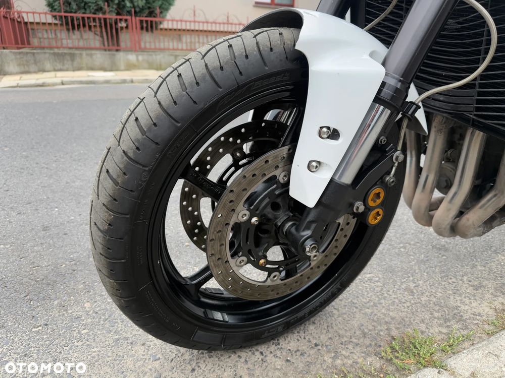 Yamaha FZ - 19
