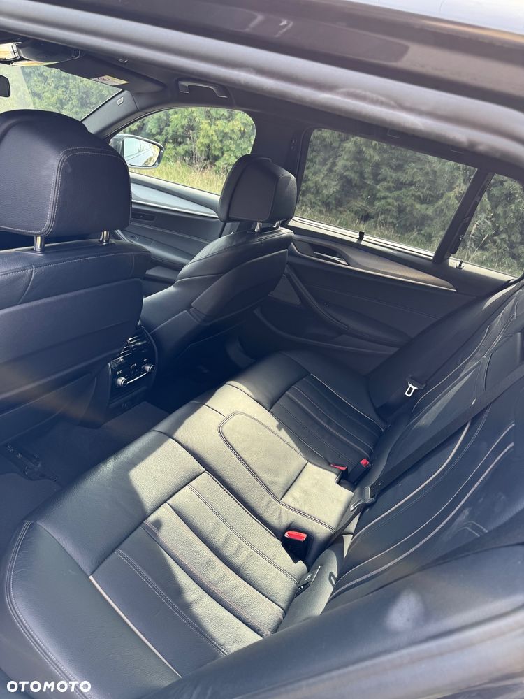 BMW Seria 5 M550d xDrive - 9