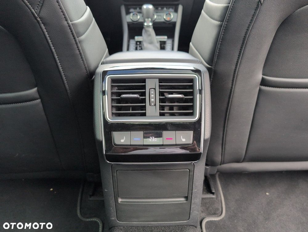 Skoda Superb 2.0 TDI SCR L&K DSG - 14