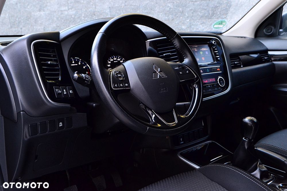 Mitsubishi Outlander 2.0 2WD Diamant - 16