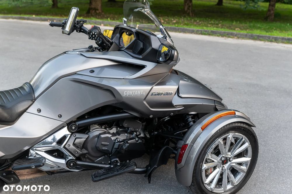 Can-Am Spyder - 15