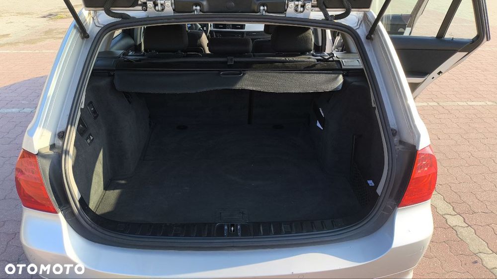 BMW Seria 3 318d - 10