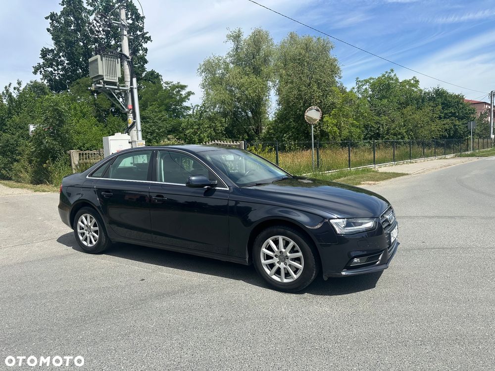 Audi A4 Limousine - 3