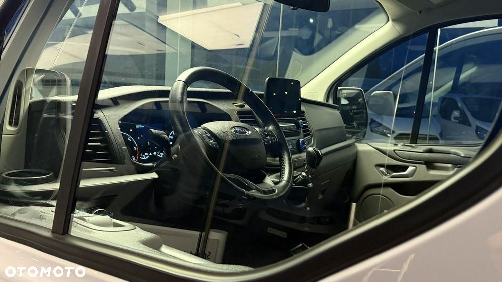 Ford Tourneo Custom - 14