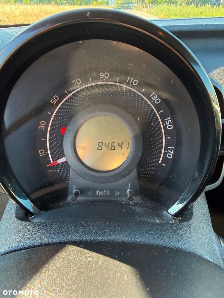 Toyota Aygo x-play - 15