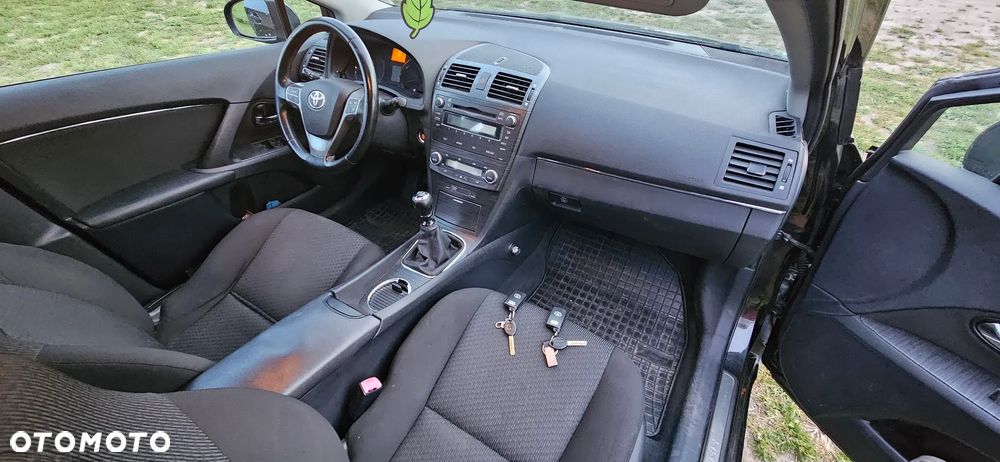 Toyota Avensis - 11
