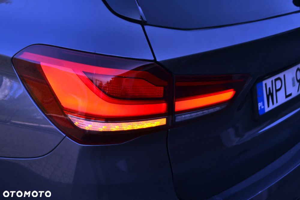 BMW X1 sDrive18d M Sport - 12