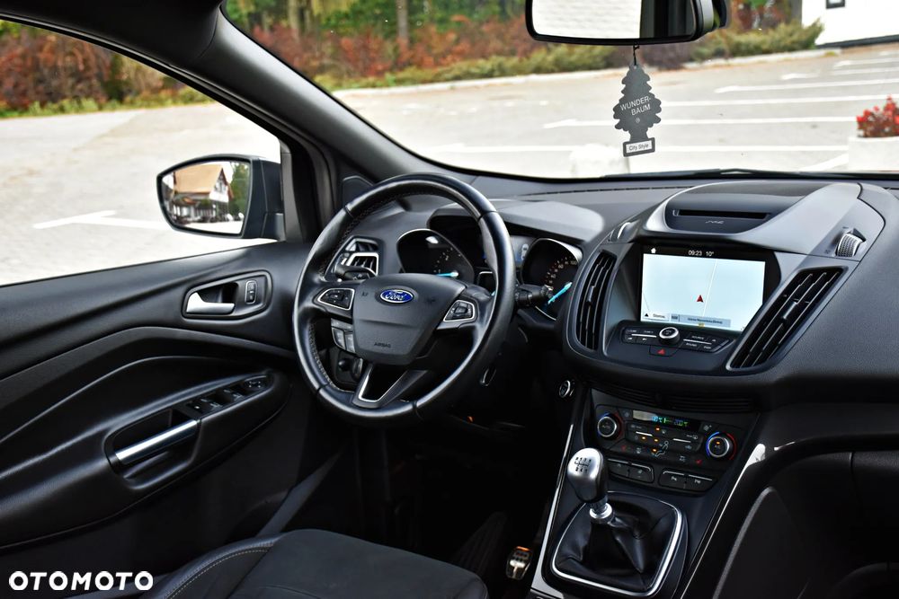 Ford Kuga 2.0 TDCi 4x2 ST-Line - 36