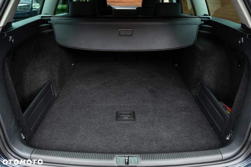 Volkswagen Passat 2.0 FSI Individual - 23
