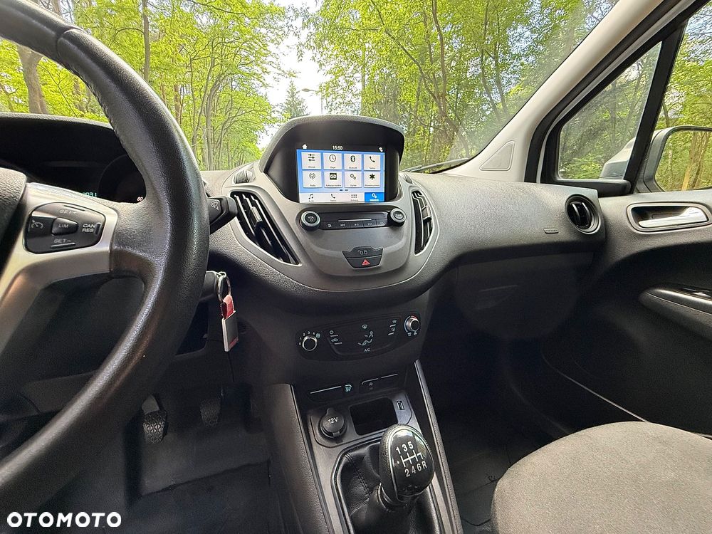 Ford Transit Courier - 14