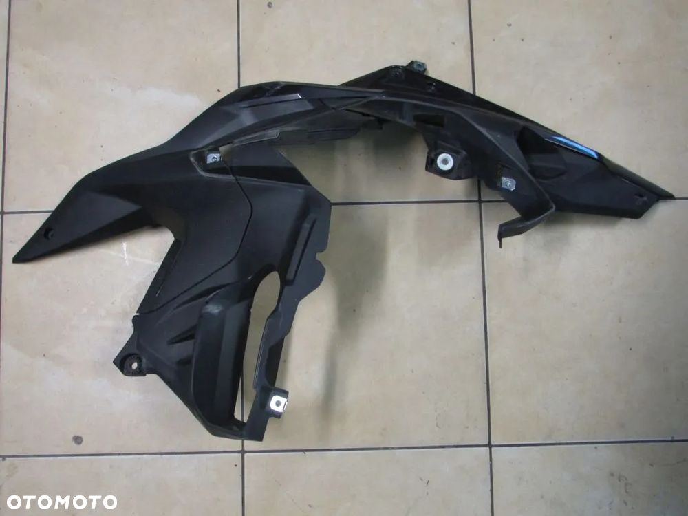 Benelli TRK 502X owiewka osłona boczek prawy - 1