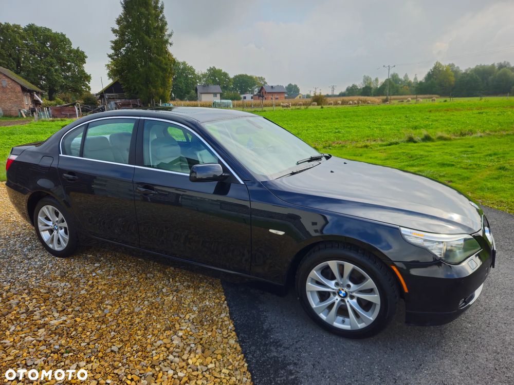 BMW Seria 5 535i xDrive - 23
