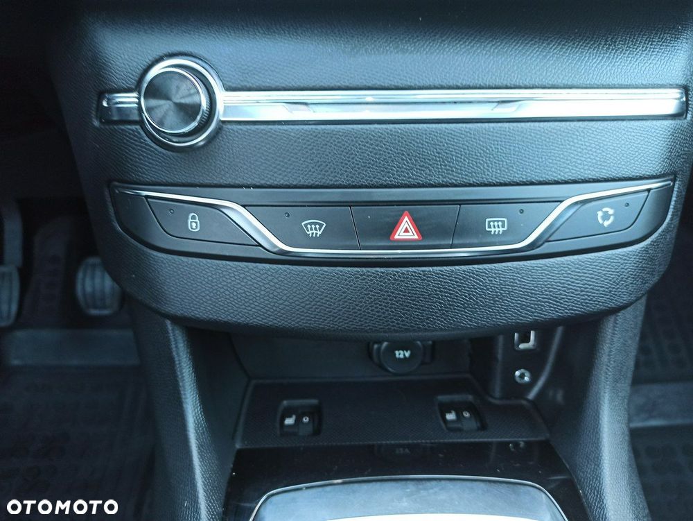 Peugeot 308 1.6 THP Allure - 16