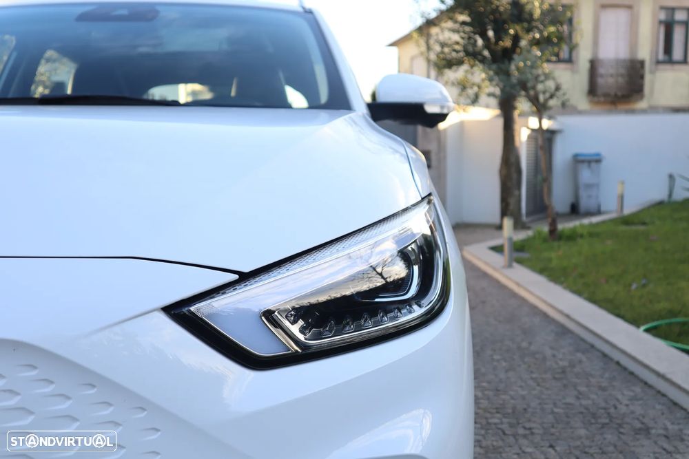 MG ZS EV 72.6 kWh Luxury - 6