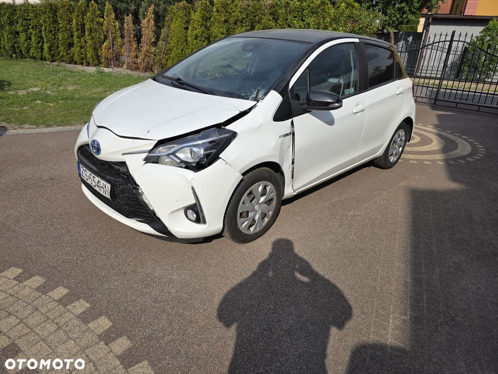 Toyota Yaris Hybrid 100 Premium - 3