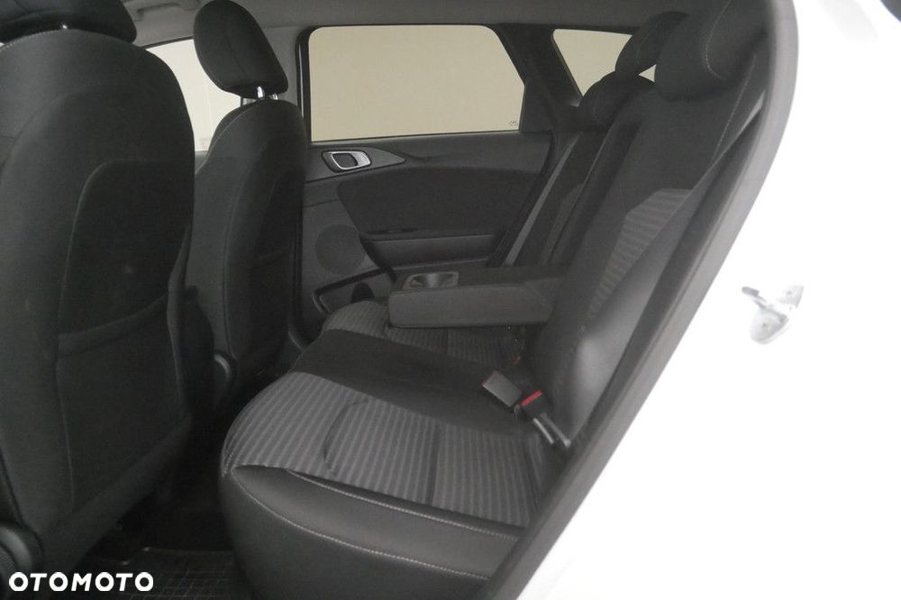 Kia Ceed 1.5 T-GDI M - 15