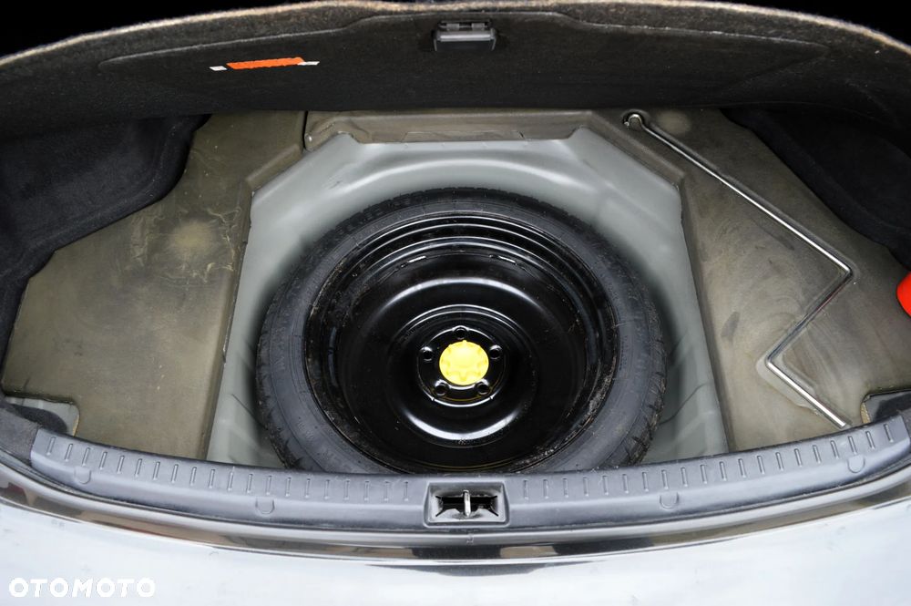 Toyota Avensis 2.0 D-4D Premium - 33