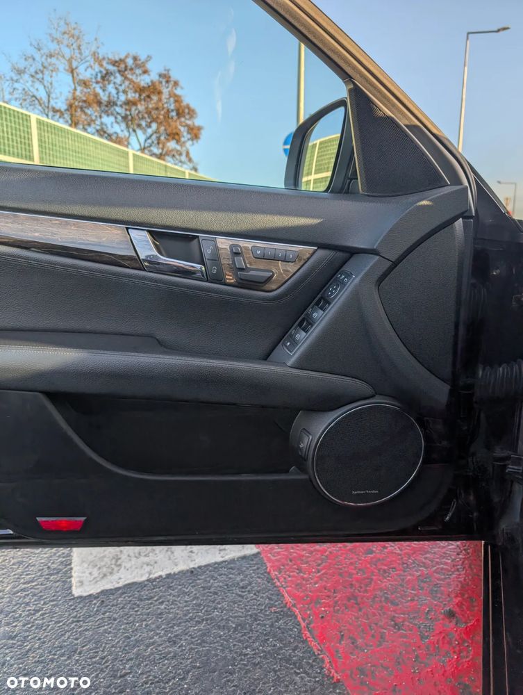 Mercedes-Benz Klasa C 220 CDI DPF Automatik Avantgarde - 15