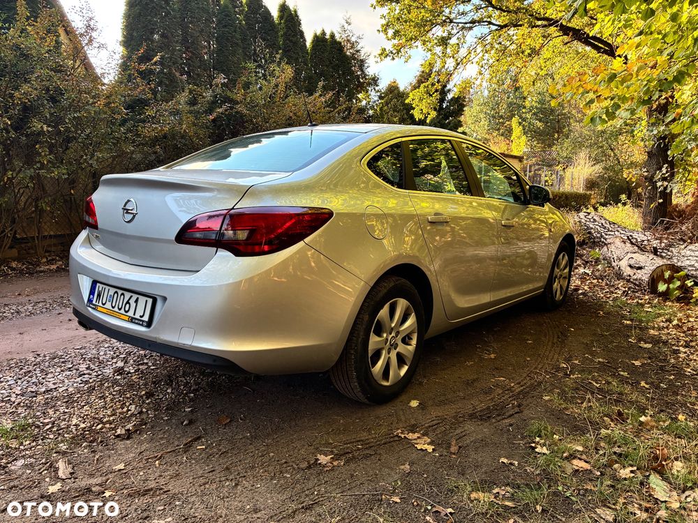Opel Astra - 4