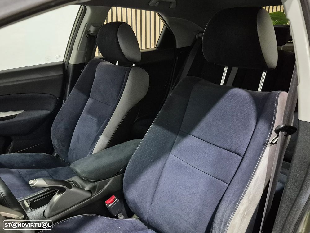 Honda Civic 1.8 Executive - 25