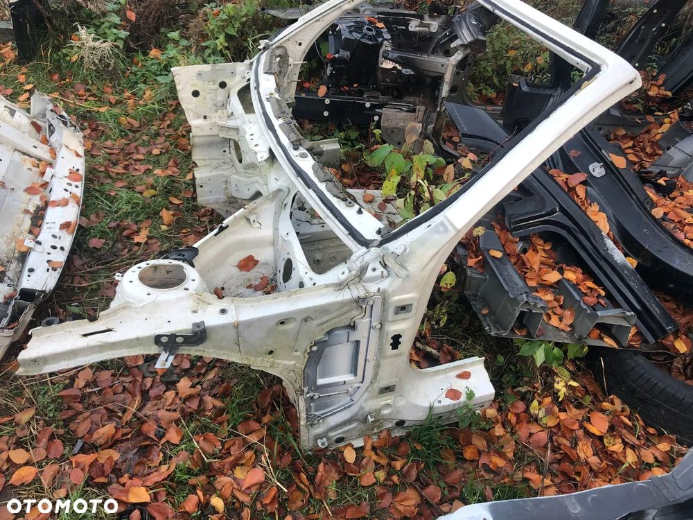 ĆWIARTKA PRZÓD RAMA SZYBY SŁUPKI BMW 4 F33 M4 F83 - 7