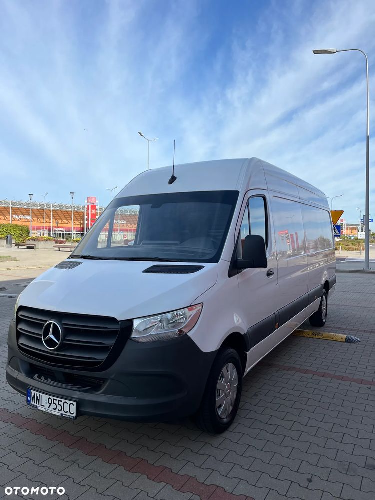 Mercedes-Benz Sprinter - 2