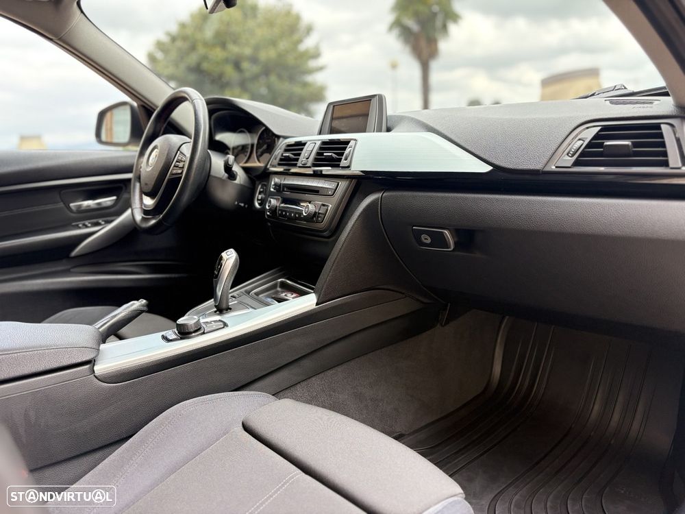 BMW 318 d Auto Line Sport - 18