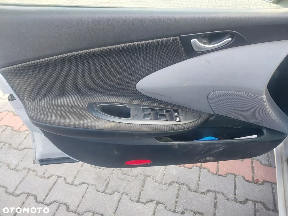 Nissan Primera P12 Hatchback 3 III silnik kompletny 2.2 DTI DCI 93KW 126KM YD22DDT YD22 turbina wtryski pompa paliwa wtryskowa drzwi klapa zderzak maska lusterko srebrne srebrny skrzynia biegów sprzęgło alternator maglownica mcperson sanki belka zawieszenia szyba konsola panel sterownik radio wyświetlacz moduł wiązka lampa reflektor podsufitka osłona przewód mechanizm hak holowniczy felgi przekaźnik przełącznik kierownica fotel lusterko klamka zamek zacisk hamulcowy NA CZĘŚCI WSZYSTKIE CZĘŚCI - 16