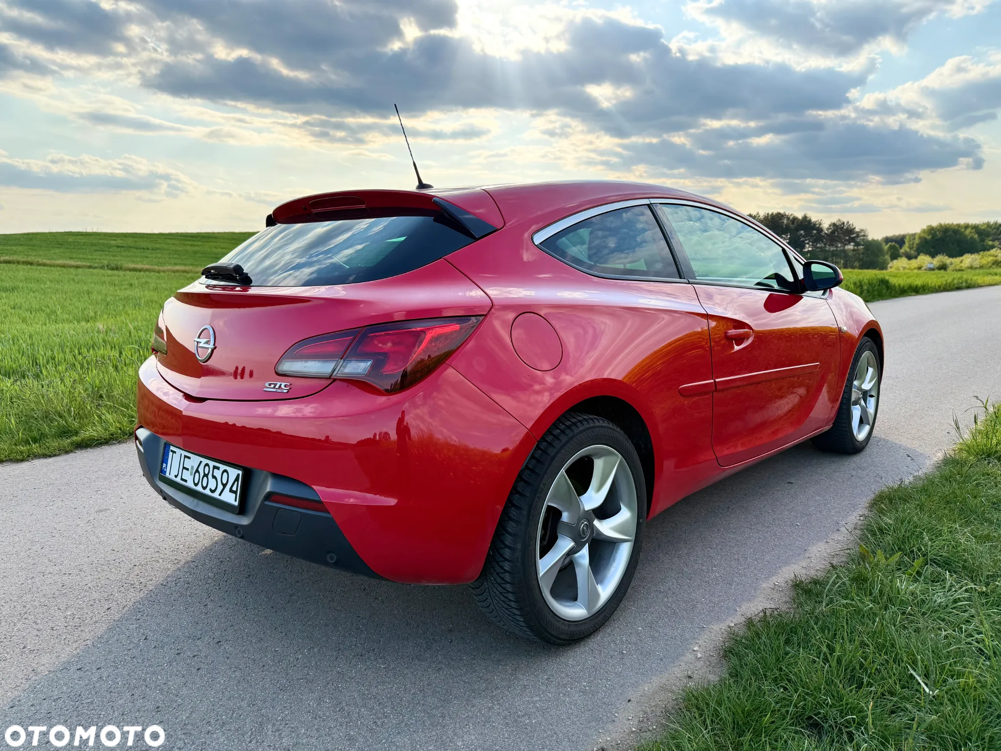 Opel Astra GTC 2.0 CDTI ecoFLEX Start/Stop Edition - 3