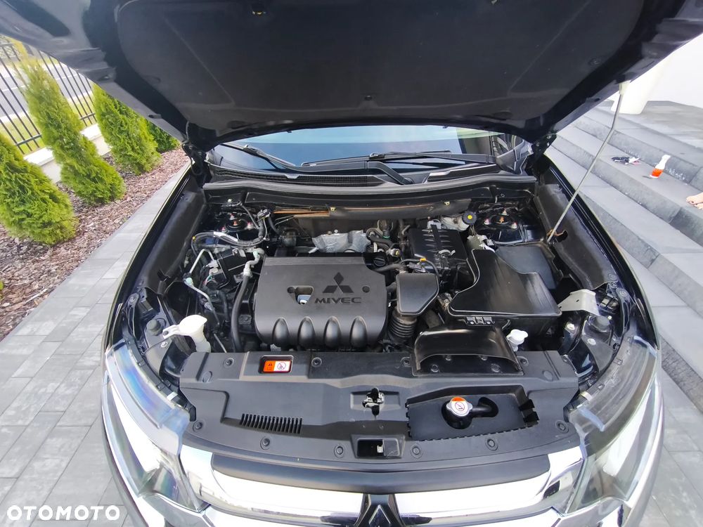 Mitsubishi Outlander - 16