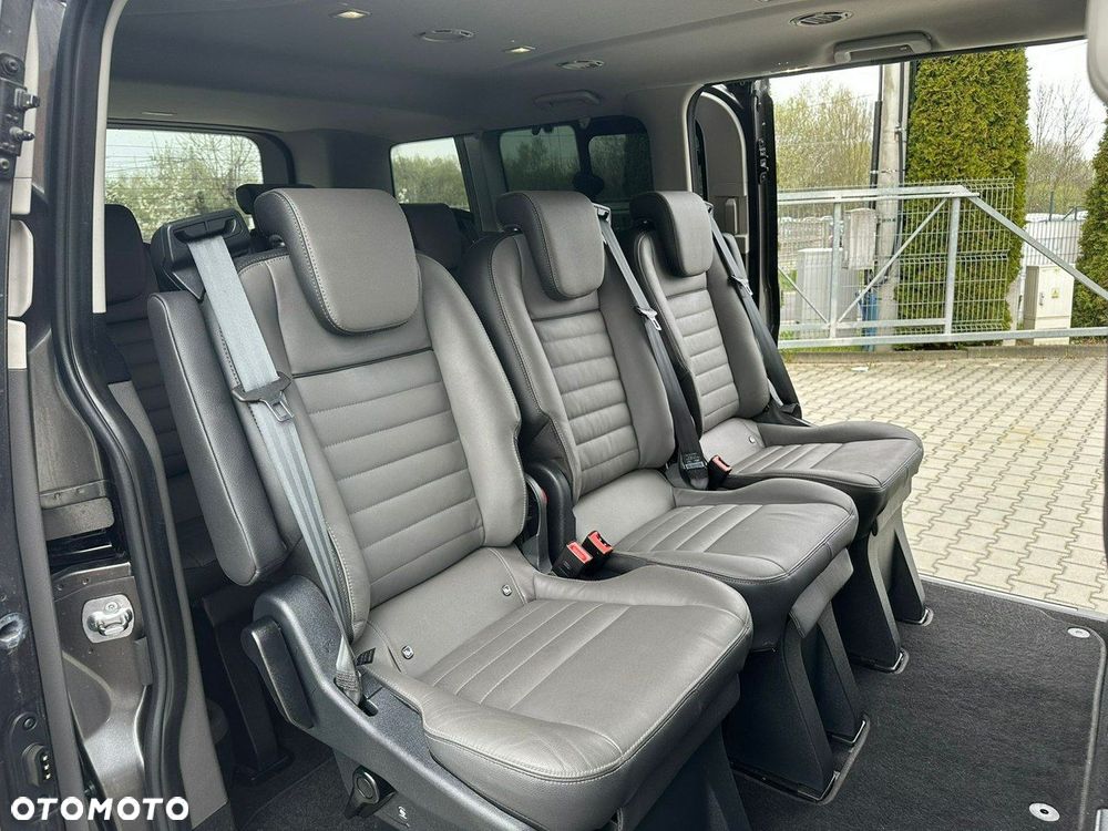 Ford Tourneo Custom - 22