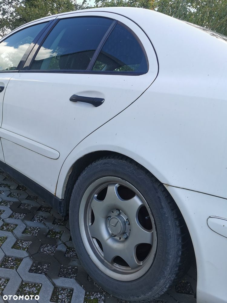 Mercedes-Benz Klasa E - 4